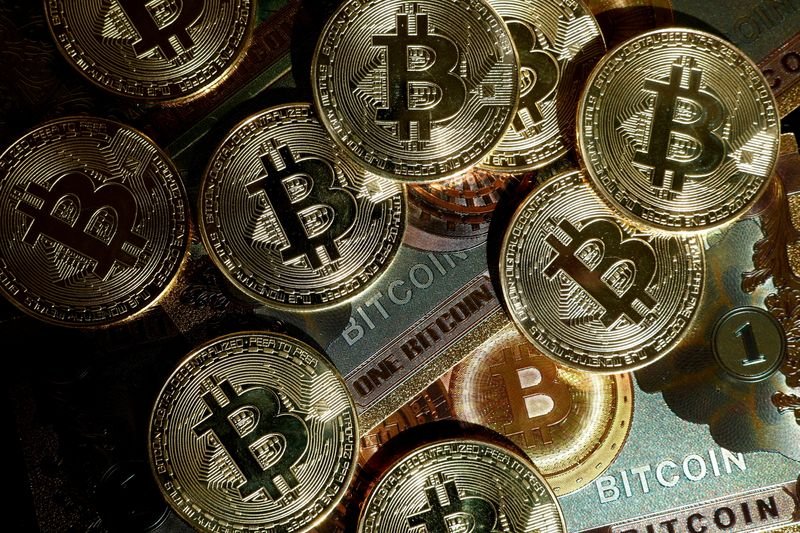 BITCOIN PRICE PLUMMETS 4% OVERNIGHT Hitting a new low of $99,237 as market volatility spikes.
