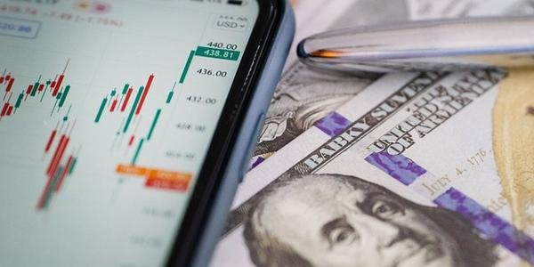 Sterling Craters After May Admits UK-EU Brexit Talks Deadlocked at Crucial Stage
