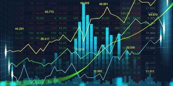 Brexit Deal Looms as Dollar Plunges, Sterling Soars Near Record High