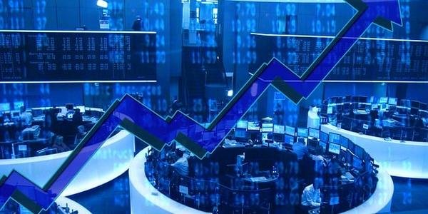 Euro Stabilizes After Hitting 6-Week Low Amid Italy-EU Budget Row
