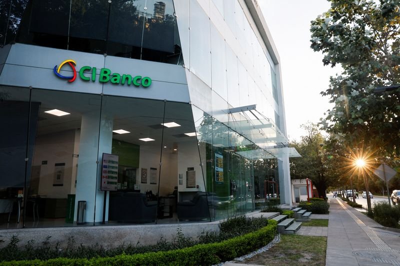 Mexico Transfers Trust Businesses to Development Banks